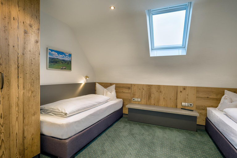Bedroom 3, Hotel Thomahof, Breisgau-Hochschwarzwald