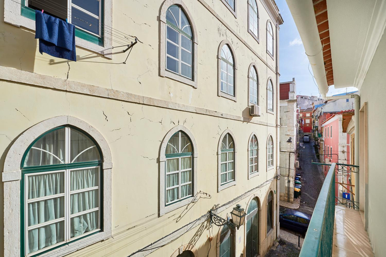 Others 5, Charming Apartment in Historic Center, Lisbon