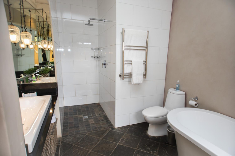 Bathroom 2, Godiva Spa & Guesthouse, Sekhukhune