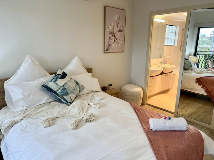 Luxurious Apartment with Parking Spot, South Brisbane