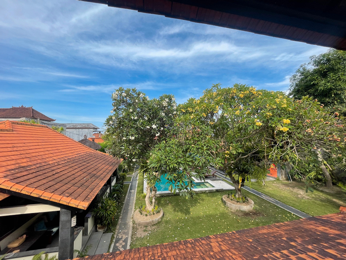Exterior & Views 8