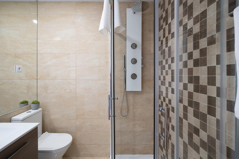 Bathroom 3, OportoHost Dragao Duplex, Porto