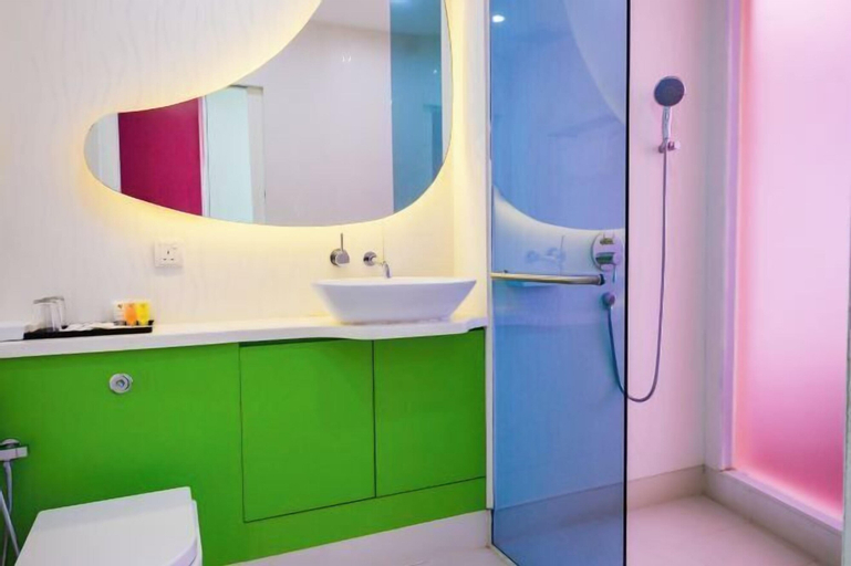 Bathroom 10
