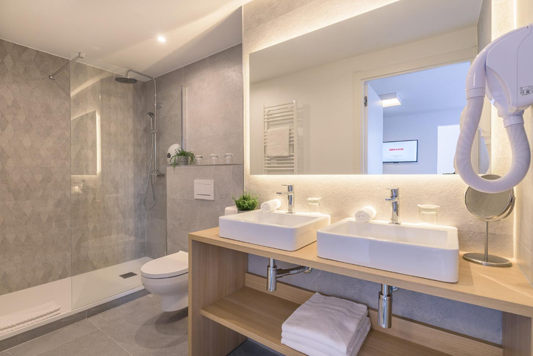 Bathroom 2