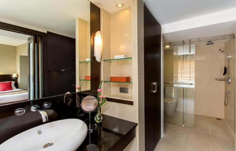 Bathroom 18