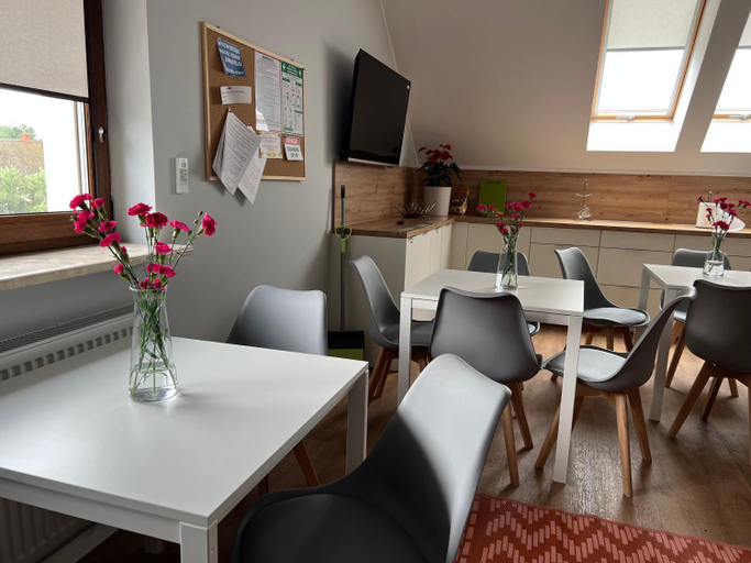 Food & Drinks, Noclegi Budomas - Szymanow - ParkigFree, Trzebnica