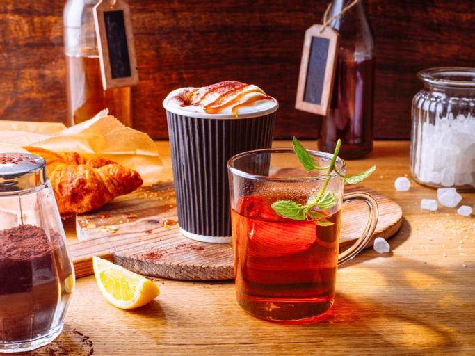Food & Drinks 9
