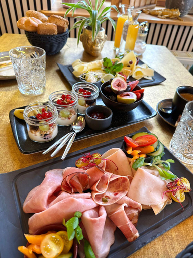 Food & Drinks 4, Johnys Jungle, Melk