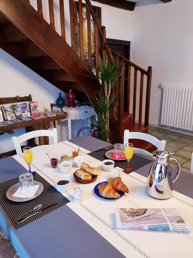 Food & Drinks, LES GARGOUILLES - Piscine a Debordement Avec Vue Exceptionnelle - Gorges du Tarn - Millau, Aveyron