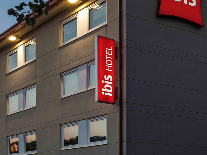 Exterior & Views 2, ibis Barcelona Cornella, Barcelona