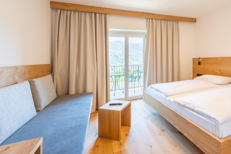 Others 4, Pension Gruenwald, Bolzano