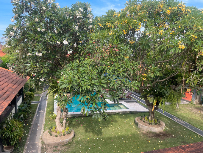 Exterior & Views 9