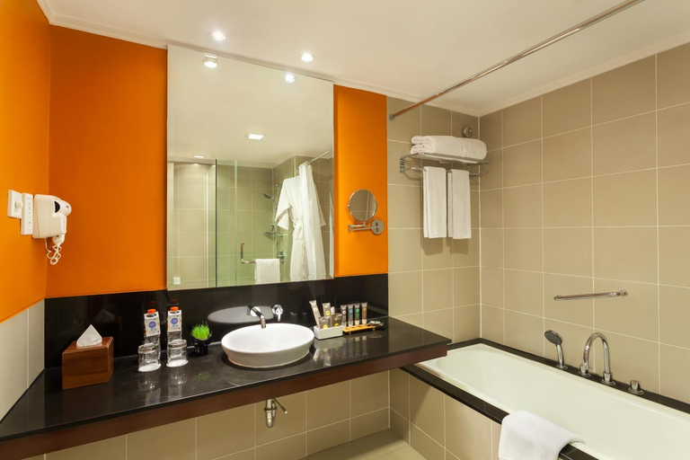 Bathroom 5, Novotel Semarang, Semarang