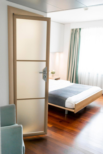 Bedroom 12
