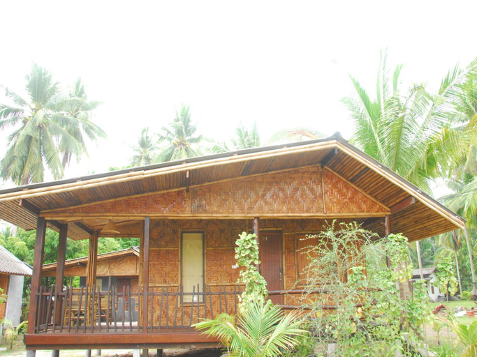 Exterior 3