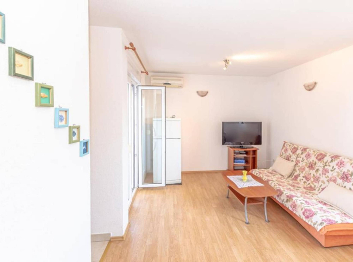 Others 5, Charming and Cozy Okrug Gornji Apartment With Balcony, Okrug