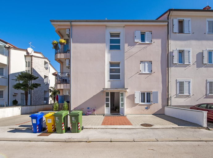 Exterior & Views 2, Brigth and Breezy Rovinj Apartments, Rovinj