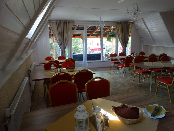 Food & Drinks 3, MAX Apartamenty - Pokoje - Domki - Restauracja - Basen, Koszalin