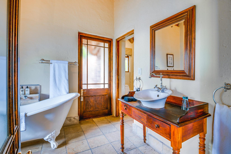 Bathroom 8