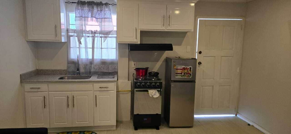 Private kitchen, Prashad Nagar Apartments Georgetown, City of Georgetown