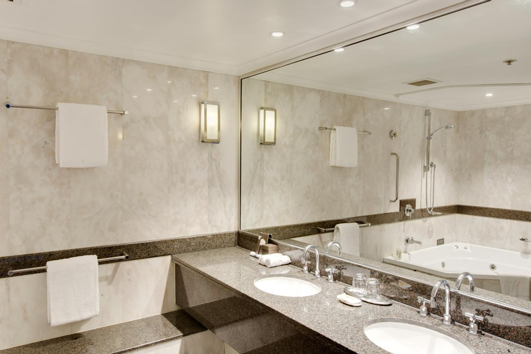 Bathroom 10