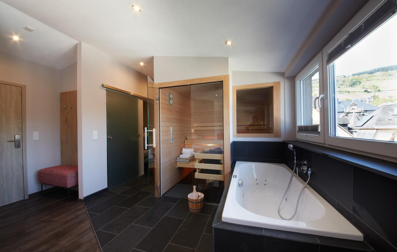 Bathroom 14