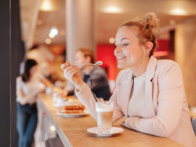Food & Drinks 6
