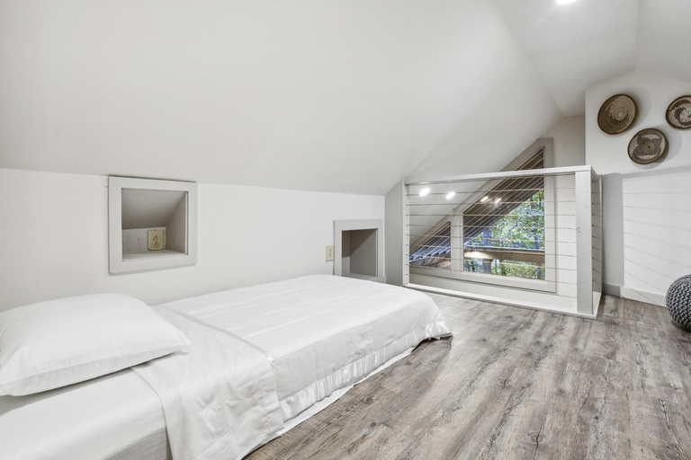 Bedroom 16
