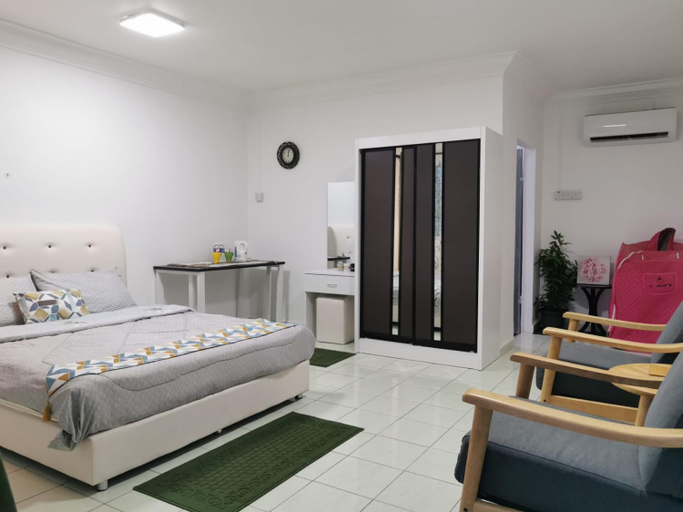 Bedroom 2, Sunrise Bedrooms and Transit, Ranau