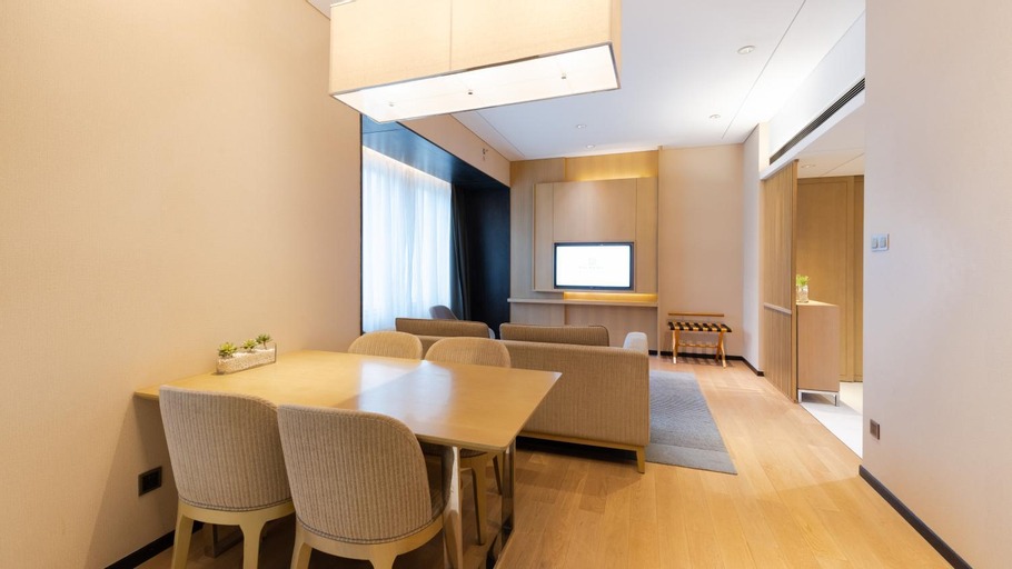 Dining Room 17