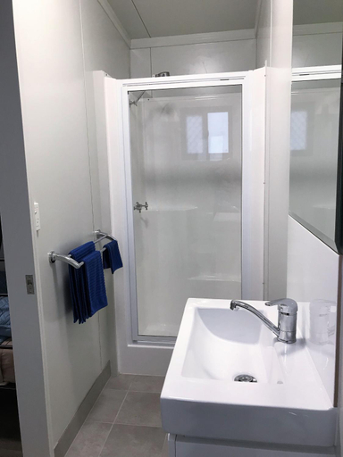 Bathroom, Karumba Point Holiday & Tourist Park, Carpentaria