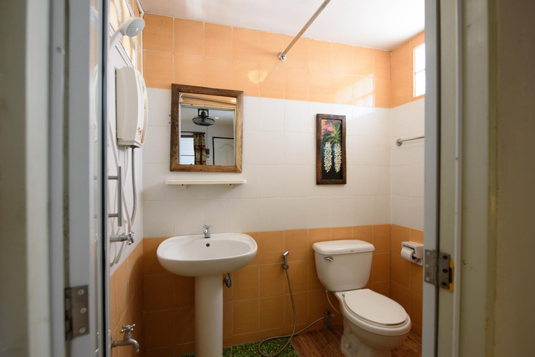Bathroom 10