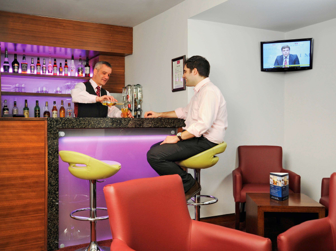 Food & Drinks 5, Mercure London Paddington Hotel, London