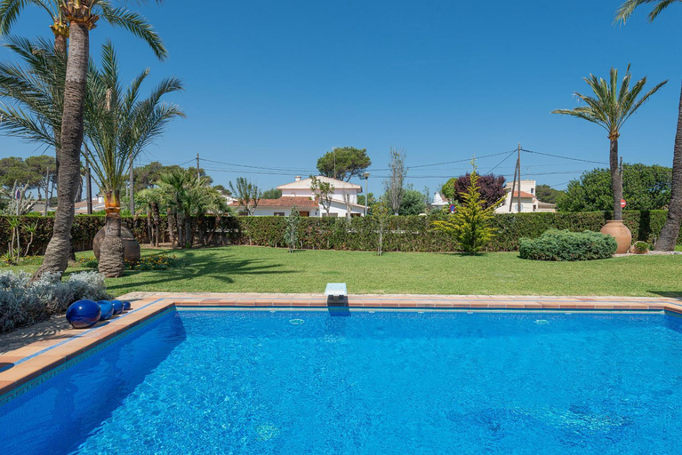 Others 3, Mulholland Villa, Baleares