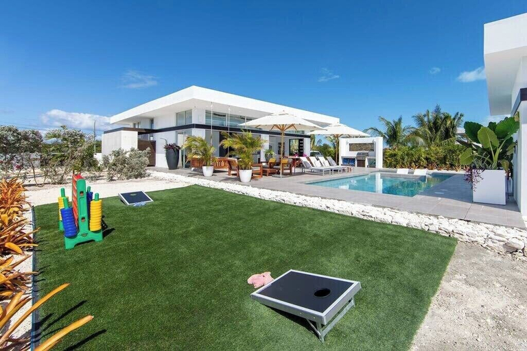 Exterior & Views 2, Oceanside Vacation Villa With Hotel Amenities v10