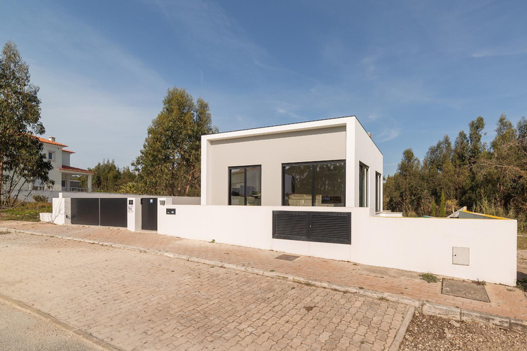 Villa Floresta - By SCH, Alcobaça