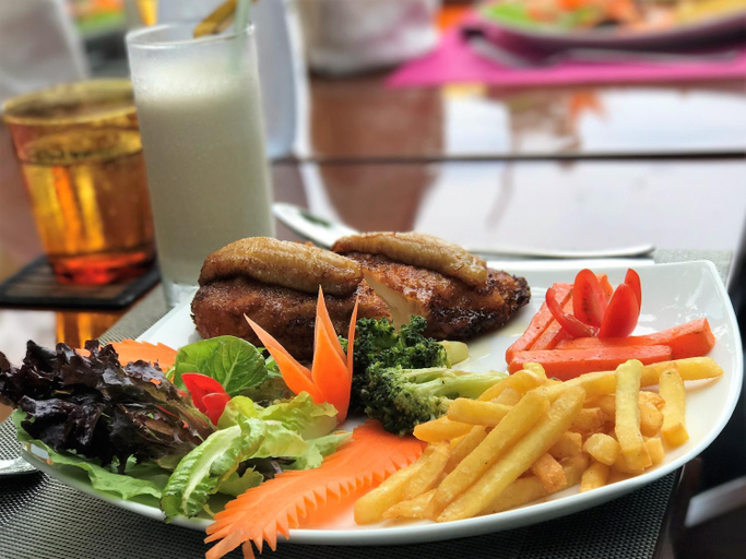 Food & Drinks