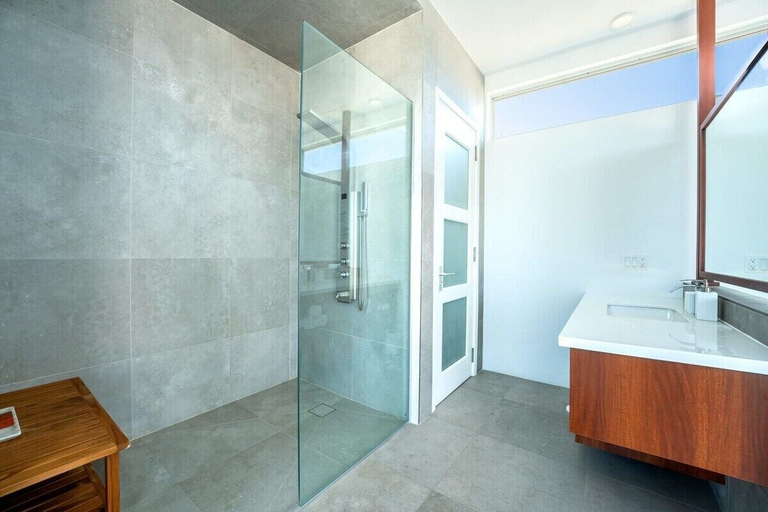 Bathroom 4, Luxury 3bdr Villa, Oceanview, Hotel Amenities v4
