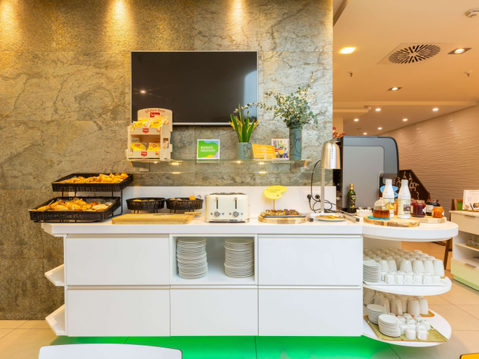 Food & Drinks 5, ibis Styles Madrid Prado, Madrid