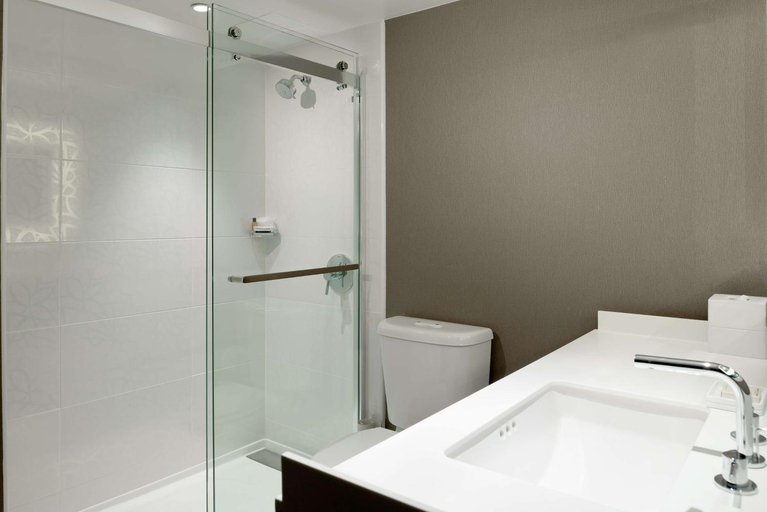 Bathroom 7