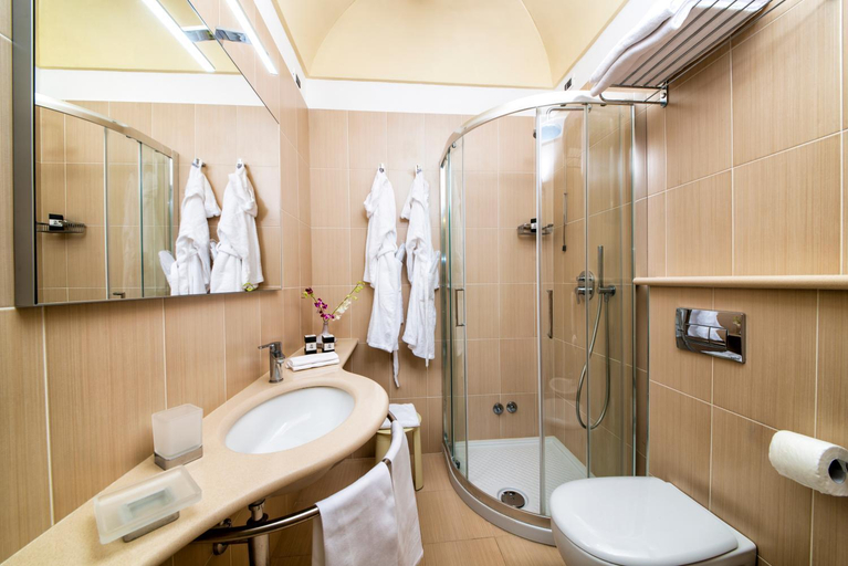 Bathroom 4, Hotel San Lorenzo Thermal Spa, Napoli