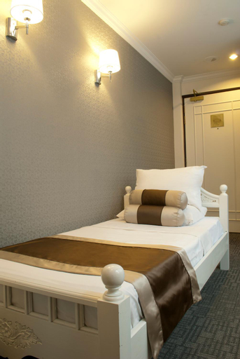 Bedroom 26