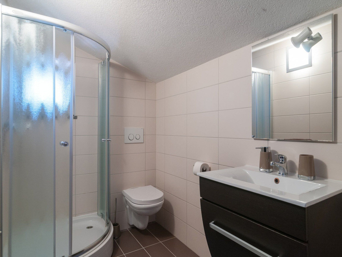 Bathroom 3, Villa Homeland, Runovići