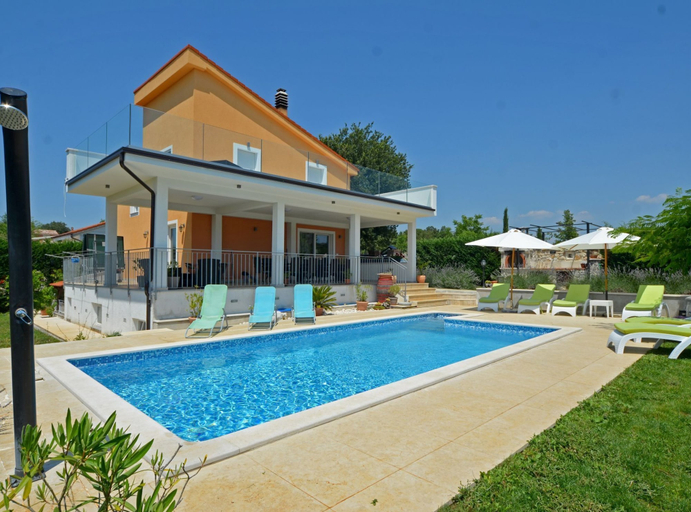 Sport & Beauty 3, Exquisite Secluded Villa With Pool, Kanfanar