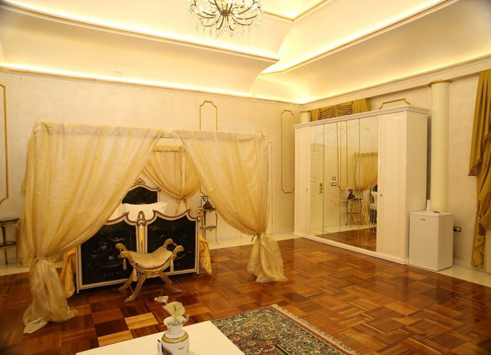 Bedroom 3, Grand Hotel Osman, Salerno
