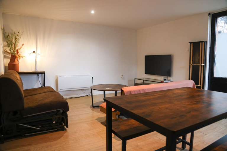 Others 2, Appartement avec une chambre, Essonne