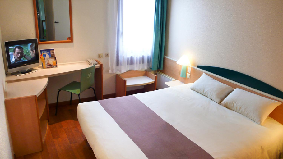 Bedroom 12