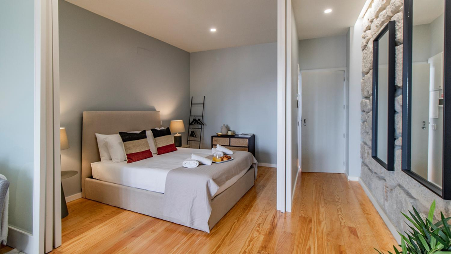 Others 3, Belomonte 103 by LovelyStay, Porto