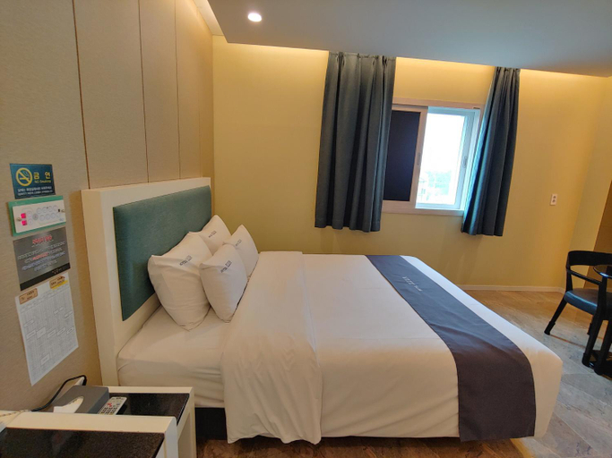 Bedroom 4, Jeju Irrua Hotel, Jeju
