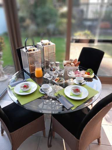 Others 2, B&B Cosiness, Antwerpen